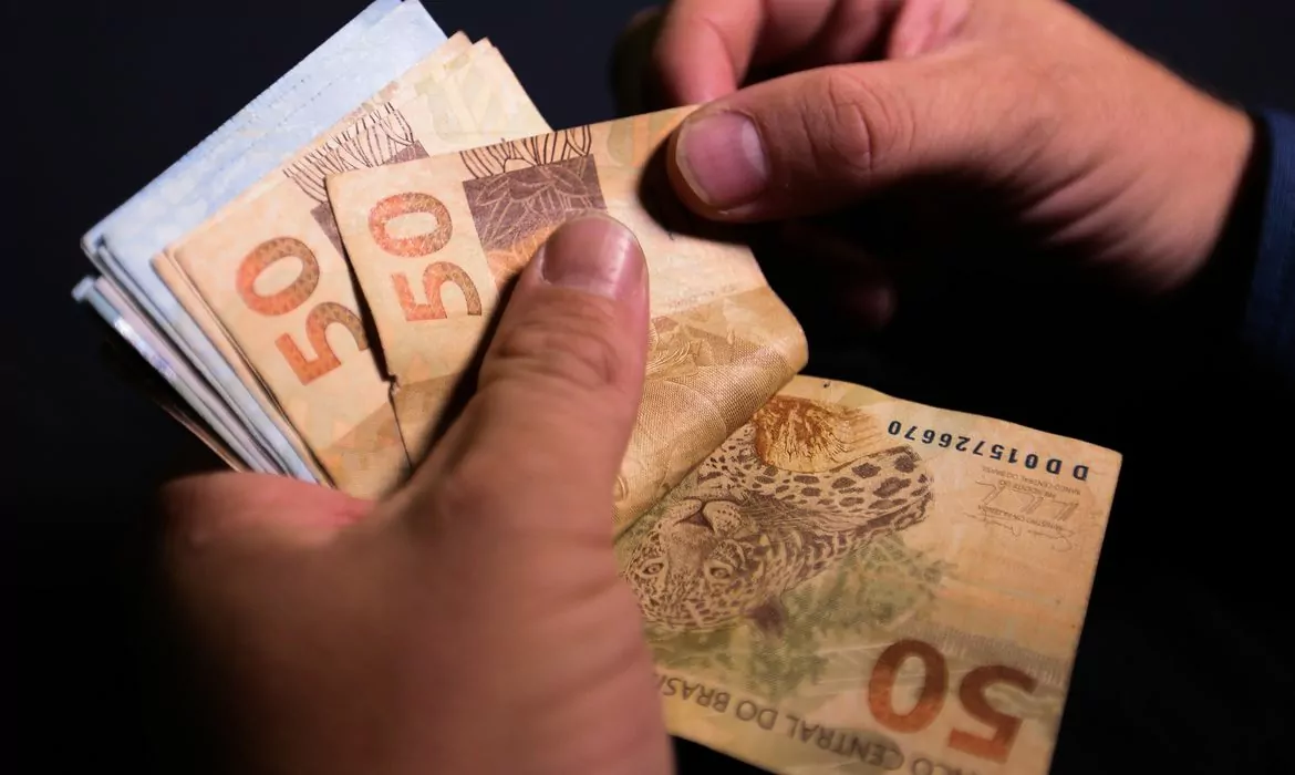 Estado pagará auxílio de R$ 1.800; veja quem pode receber
