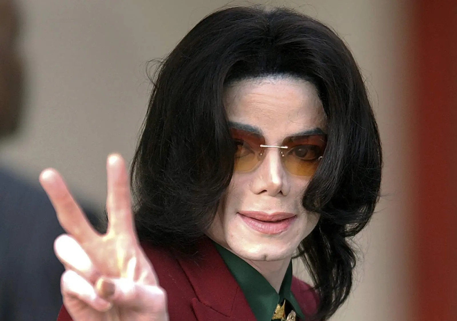 Michael Jackson não morreu! Vídeo do cantor viraliza na internet; assista