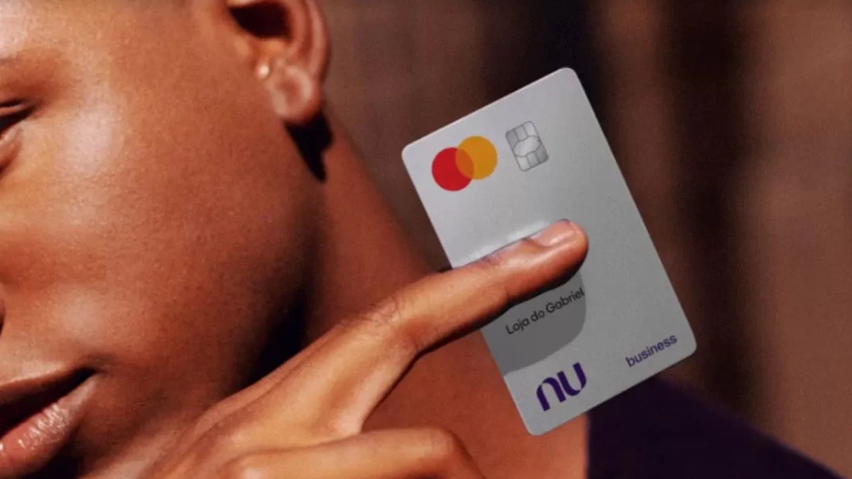 Nubank lança novo cartão prateado; veja como solicitar