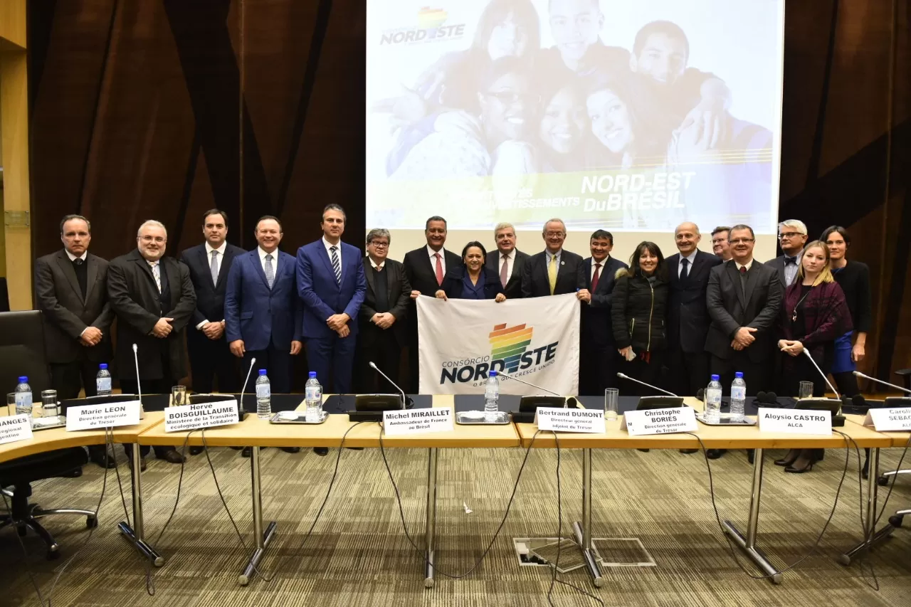 Governadores do Nordeste apresentam oportunidades de investimentos a 40 empresários na França