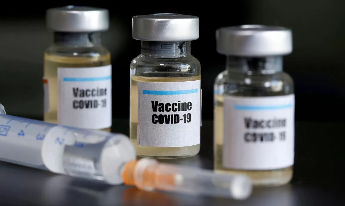 Brasil inicia neste mês testes com vacina contra covid-19