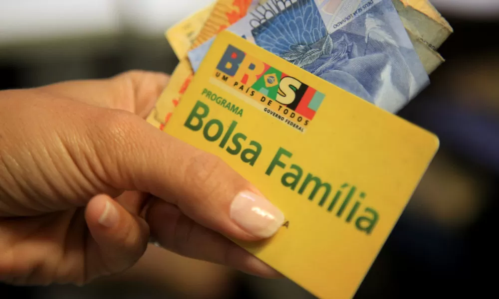 Confira se você tem direito à parcela extra do Bolsa Família paga em Pernambuco