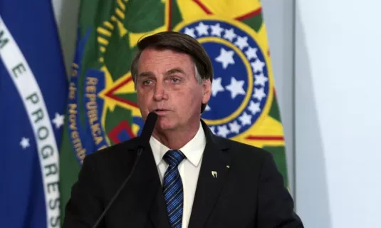 Bolsonaro quer usar fundo e tributos federais para reduzir preço da conta de luz
