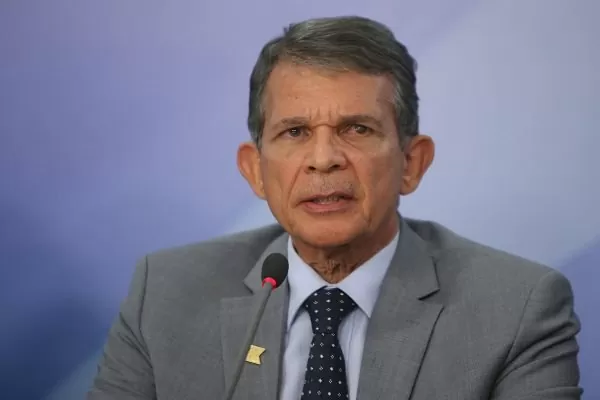 Bolsonaro anuncia Joaquim Silva e Luna como presidente da Petrobras
