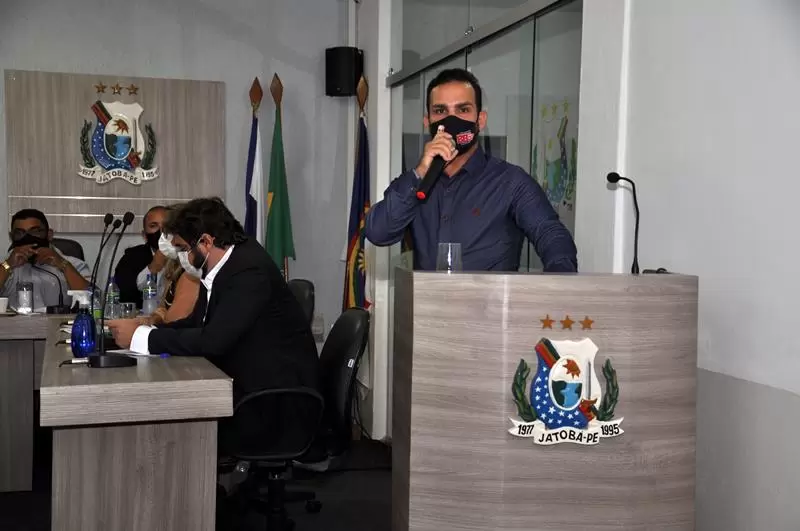 Jatobá: Vereador Mayênio Taillon solicita ao Poder Executivo a instalação de um "BEBEDOURO" na quadra Poliesportiva