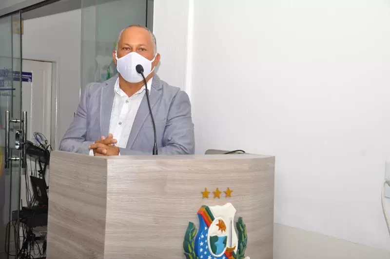 Jatobá: Vereador Nilson do Galo solicita ao Poder Executivo limpeza de lixo que se acumula na Rua Gravatá