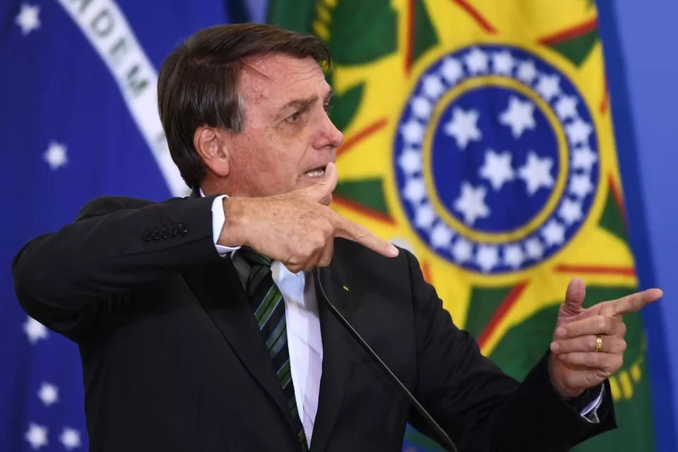 BRASIL EM GUERRA: “Confronto de Bolsonaro com governadores pode causar guerra”