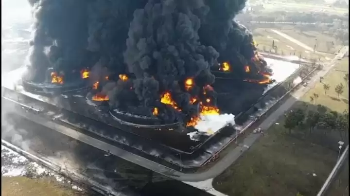 PÂNICO: Incêndio destrói refinaria; veja o vídeo