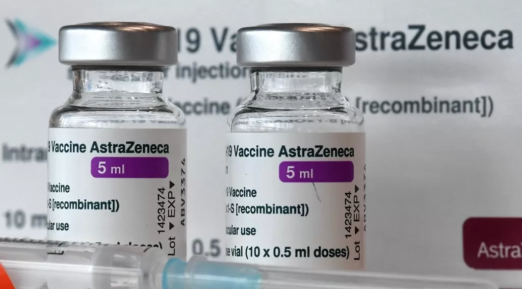 Canadá anuncia primeira morte de pessoa vacinada com AstraZeneca no país