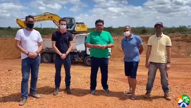 PETROLÂNDIA: Prefeito Fabiano Marques acompanha as obras de recuperação de estradas na Zona Rural; vídeo