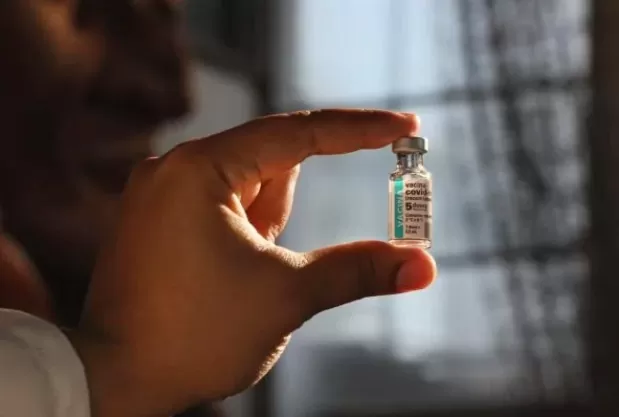 Vacinas de origem duvidosa são vendidas até pelo WhatsApp