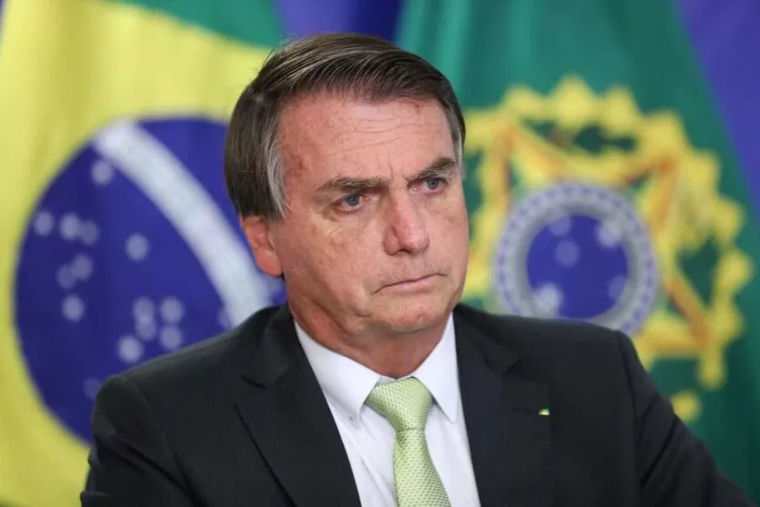 Bolsonaro diz que sigilo de 100 anos para filhos “não é anormal”