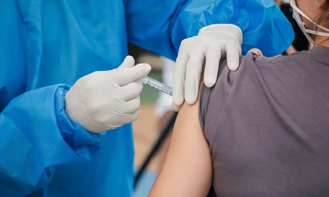 ENTENDA: Por que as pessoas vacinadas estão tendo covid grave