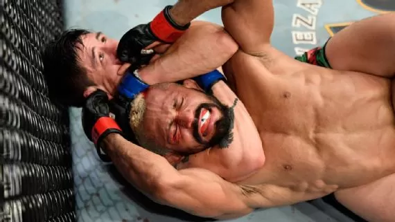 PERDEU O CINTO DO UFC: Deiveson Figueiredo é finalizado e perde cinturão