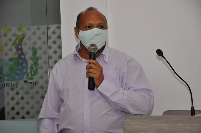 JATOBÁ: Vereador Toinho de Valú solicita construção de um sanitário no cemitério público na sede do município; vídeo