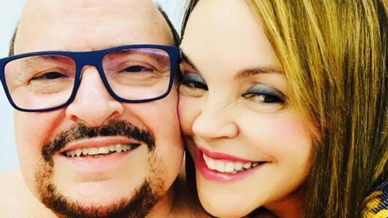 COMO ASSIM? Viúva está grávida de cantor  Paulinho do Roupa Nova que morreu em 2020