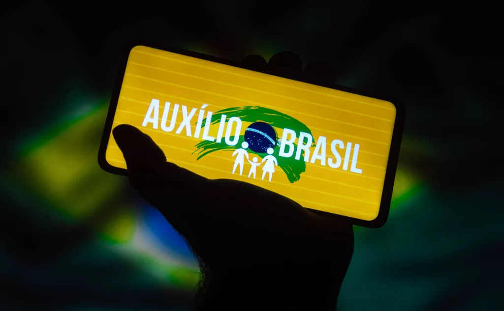 FIQUE ATENTO: Dados desatualizados prejudicam quem está na fila para receber o Auxílio Brasil