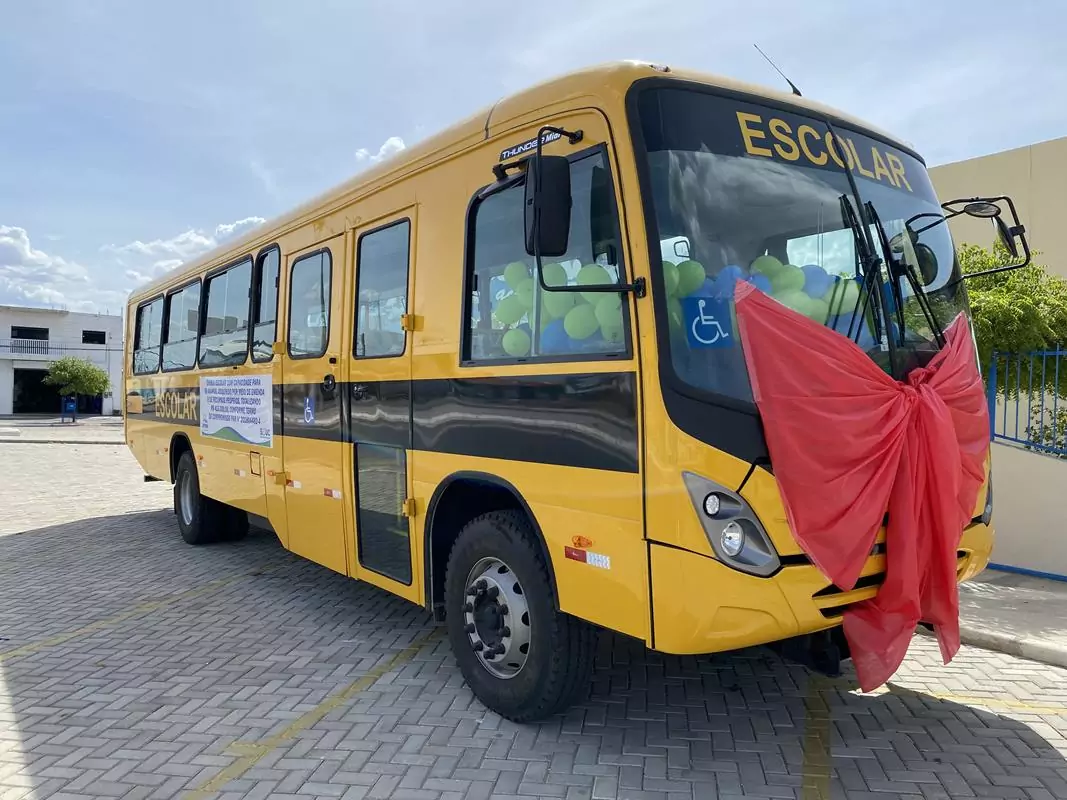 JATOBÁ: Por meio de emenda e RECURSOS PRÓPRIOS PMJ realizou a aquisição de 01 Ônibus Escolar