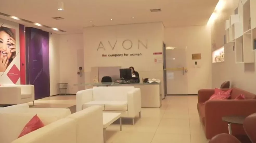 Avon é multada em US$ 46 milhões após mulher dizer que produtos contribuíram para câncer
