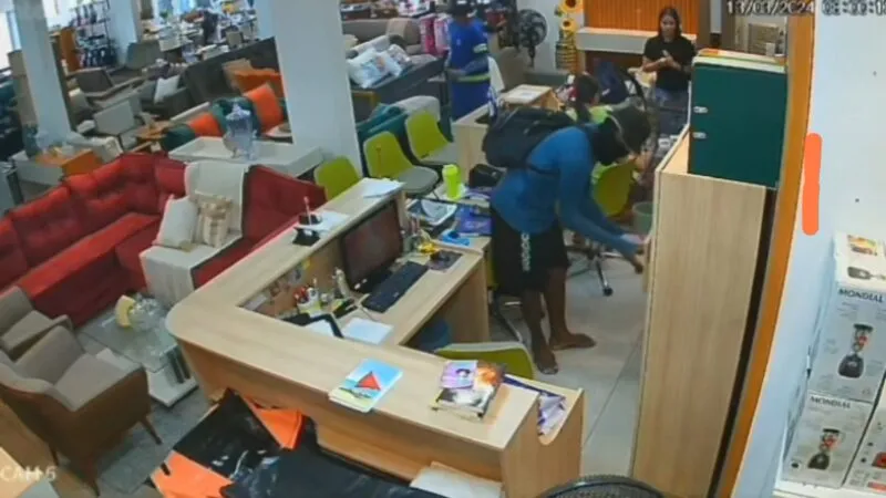 JATOBÁ: Marginais fazem arrastão em lojas de eletrodomésticos; VÍDEO